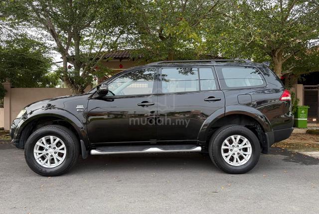 Mitsubishi Pajero 2.5 VGT 4X4 (A) 100% ONE OWNER - 5