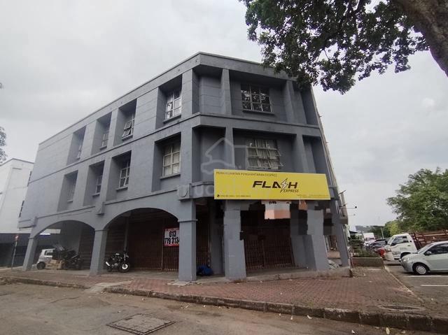 Taman Tebrau Corner Shop 31x70 many car park 1