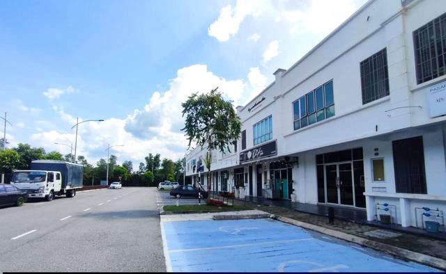 RUANG PEJABAT / SHOP LOT - GROUND FLOOR Melodi Eco Majestic Semenyih 1