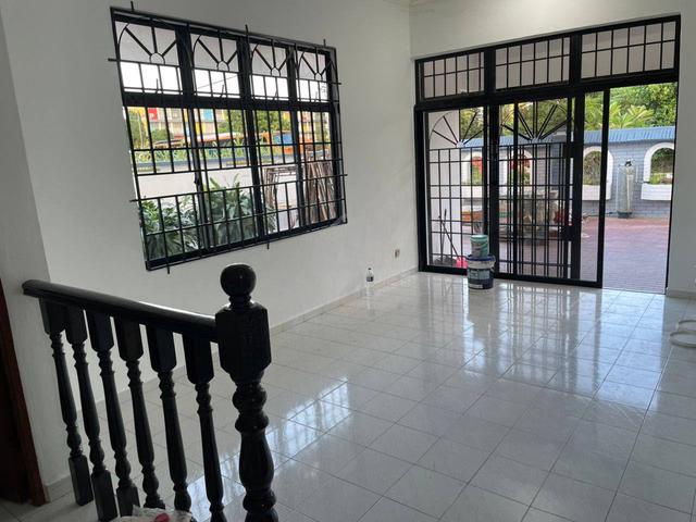 Johor Jaya/ Taman Johor Jaya/ Jalan Ros Merah/ Double Storey Corner 1
