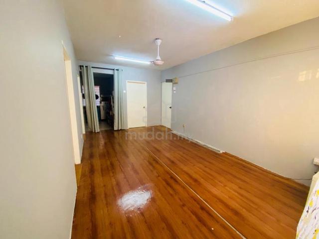 Flat PKNS Seksyen 7 Shah Alam 1