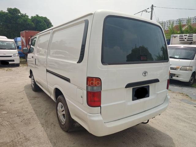 2001 Toyota Hiace Panel Van 2.4 (M) - 4