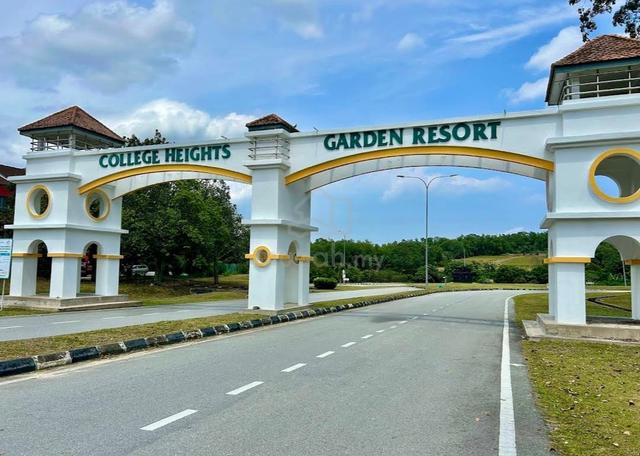 Residential Bungalow Land For Sale at College Heights Garden Resort 1
