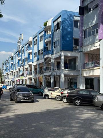 FOR RENT Ground Floor Shoplot Bandar Country Homes RAWANG+FURNISHED+++ 1