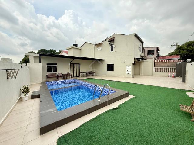 CORNER LOT WITH POOL ! Double Storey Terrace, Taman Sri Andalas Klang 1