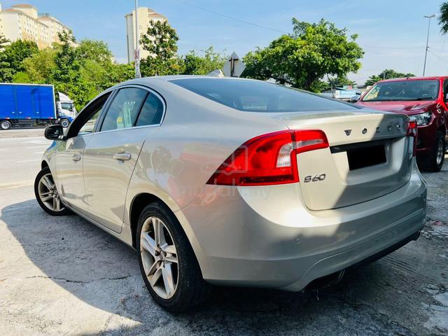 2017 Volvo S60 2.0 T6 DRIVE-E (A)FS120273KM 1YRWNT - 2