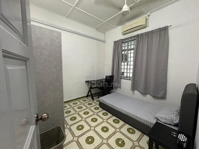 House for rent | Hostel for UTM Students 1