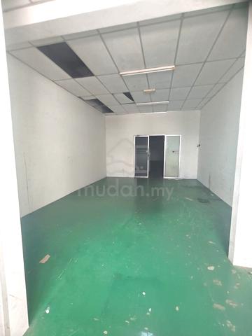 Jalan Perniagaan Gemilang 2 Adjoining Unit First Floor Shop Lot 1