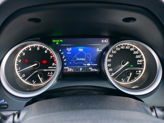 2019 Toyota CAMRY 2.5 V (A) - 4