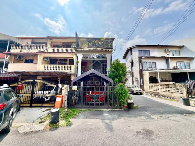 FULLY RENOVATED ‼️ END LOT 3 Storey Terrace Taman Seraya, Ampang 1