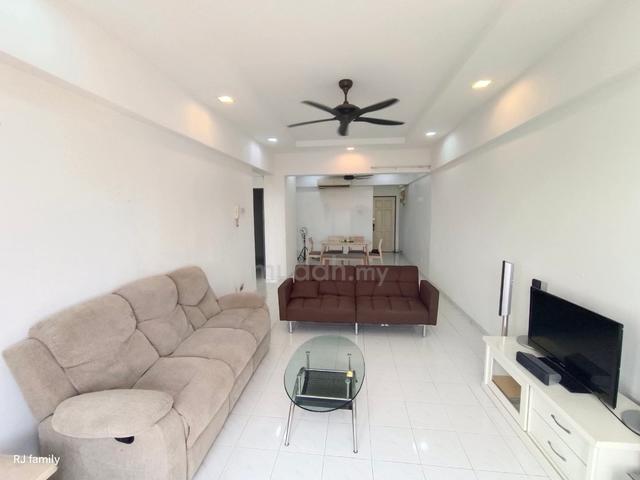 Straits Court Condominium 1