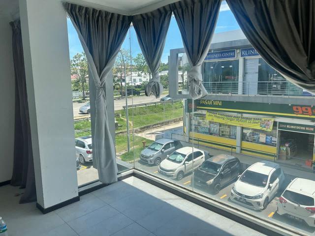CHEAP l 88 Marketplace l Kepayan l 2nd Floor l Corner Unit l 4 Rooms 1