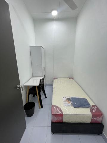 Bandar Kinrara 5 Room | Female Only | All Utilities Included 1