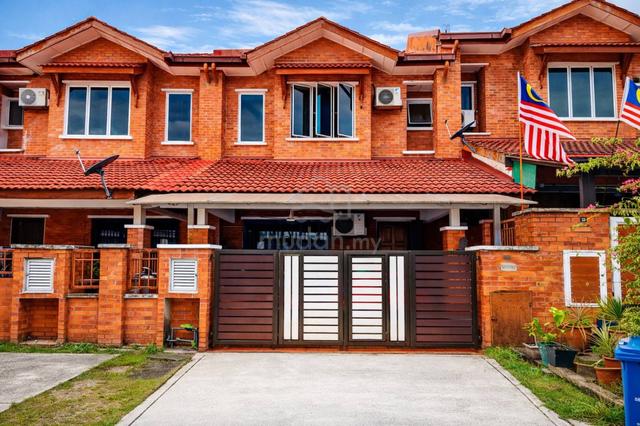 22’ x 65’ CHEAPEST 2-Storey House Alam Budiman, Seksyen U10 Shah Alam 1