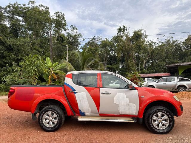 2012 Mitsubishi TRITON 2.5 4X4 Manual - 4