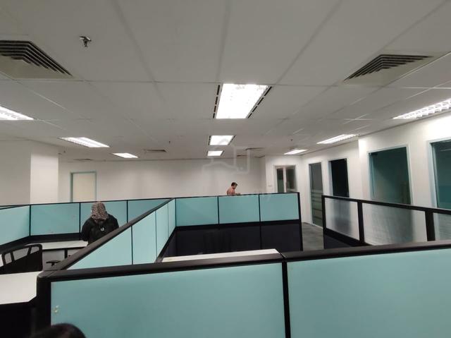 Partly fitted office Menara glomac damansara next to Mrt Ttdi for rent 1
