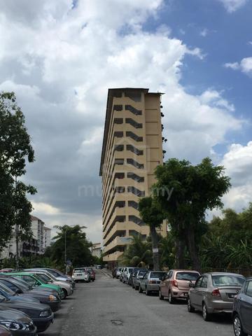 Bilik di LRT Pandan Indah Seri Cahaya Ampang 1