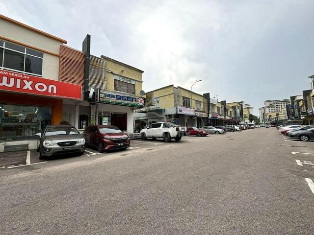 Larkin - 2 Storey Shop For Sale 1