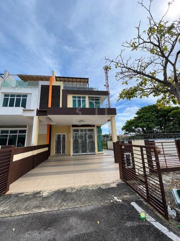 Three Storey Terrace Endlot Taman Orchardia Balik Pulau For Sale 1