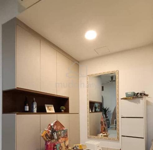 New Queen Bed Middle Room, Fully Furnished- Setia Alam 1