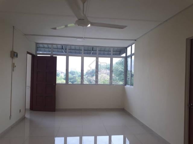 Flat PKNS Seksyen 24 Shah Alam 1