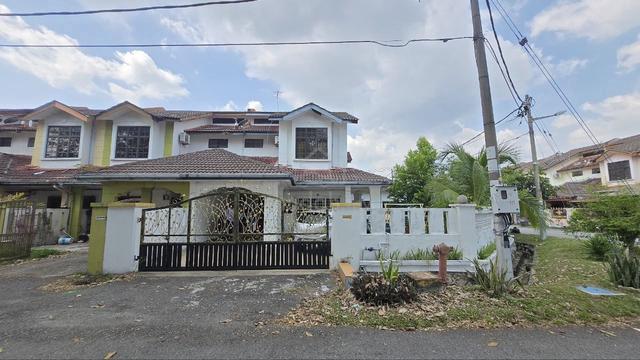 CORNER LOT Renovated Double Storey Terrace House Seksyen 4 Bangi 1