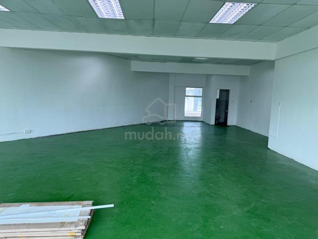 Pintas Square Office / 2nd floor / Unfurnished / Corner / Kobusak 1