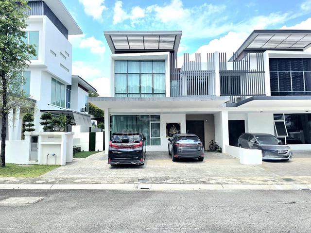 Fully Renovated 2 Storey Semi D Garden Residence Evergreen 1
