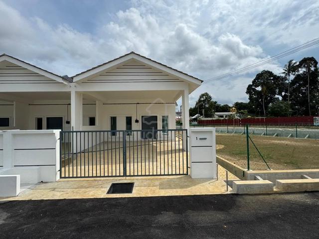 Rumah Baru= 4-Room Corner Lot Terrace For Rent, Indera Mahkota Kuantan 1