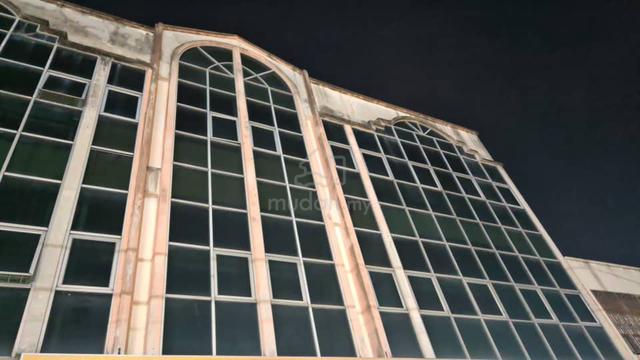 Two Units 3 Storey Shop Lot 1