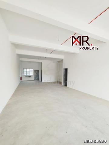 FACING ROAD Double Storey Shop Lot Banyan Square FOR SALE 1