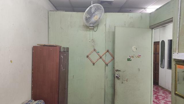 Bilik Sewa Lelaki depan Nirwana IM 3 1