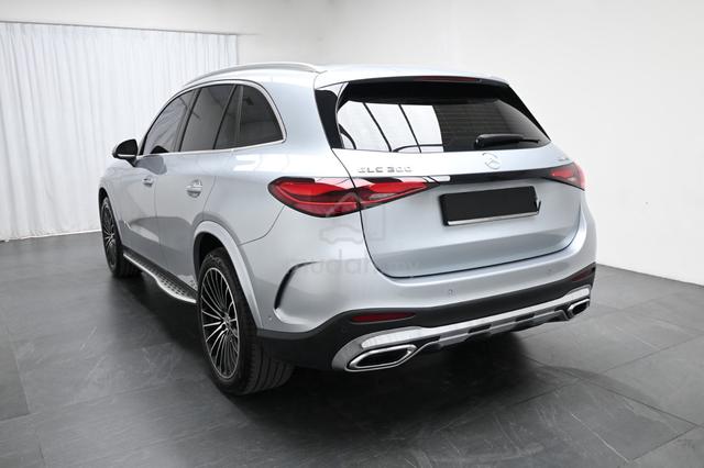 2023 Mercedes Benz GLC300 2.0 4MATIC AMG FSR UWRTY - 4