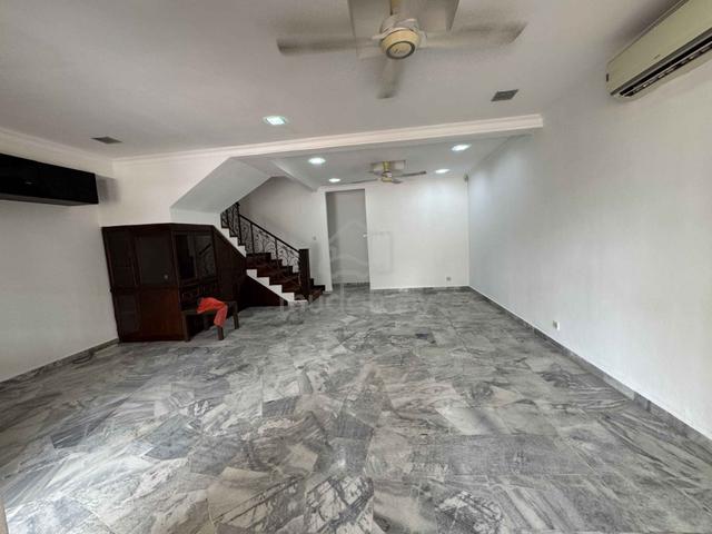 Bandar Bukit Puchong [BP 3] Renovated, Facing Playground. 1