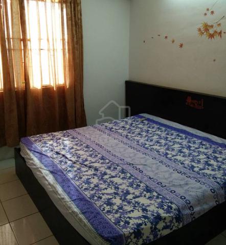 Master room at Taman Jubilee Phase 5 @ Bukit Jambul for rent 1