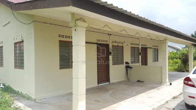 Tanah Lot + Rumah Sewa 2 Pintu | Kg Sijangkang | Penyewa Sedia Ada 1