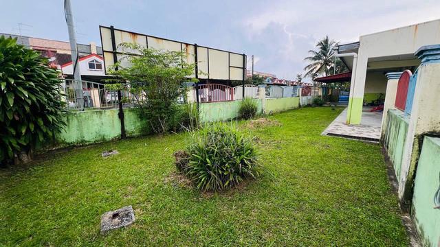 Nusa bestari. Single Storey corner lot. Super cheap 1