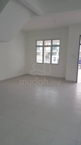 Full Loan unit at Pulai Mutiara 1