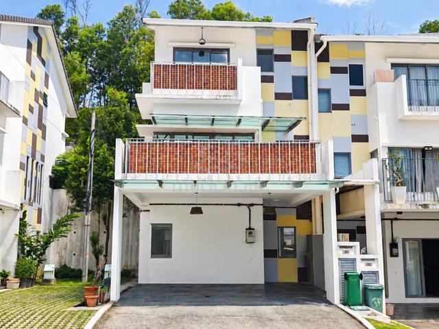 Renovated End Lot 3-Storey Terrace Halamanda 1