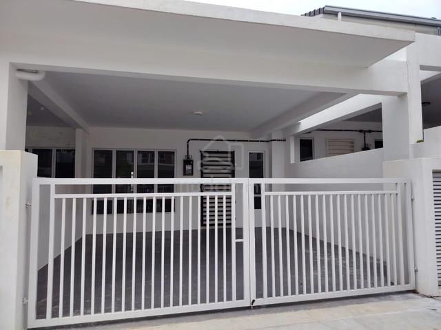 Basic Unit Tiara Sendayan Rent Double Storey House 1