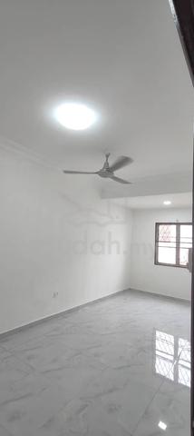 Empty 2 Storey Terrace, Jalan Rumbia, Taman Daya, Johor Bahru 5