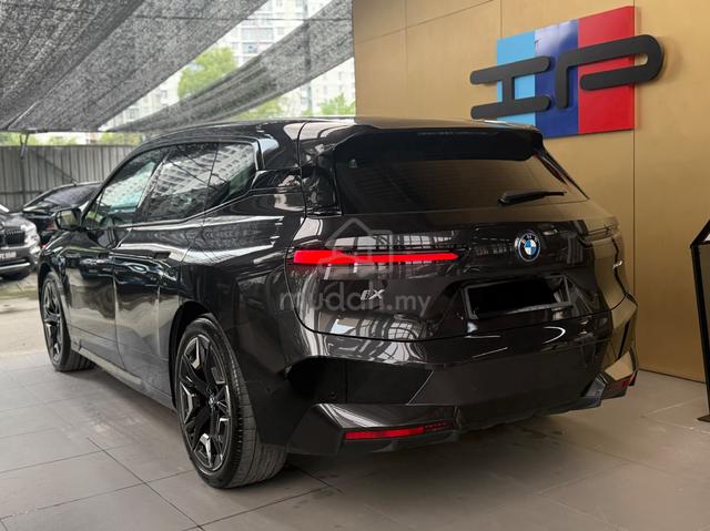 2022 BMW IX xDrive40 EV Glass Roof Harman Kardon - 2