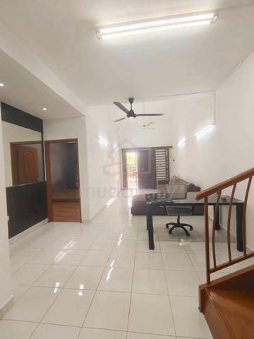 Seri Austin unblock view good condition 1.5 storey terrace house 1