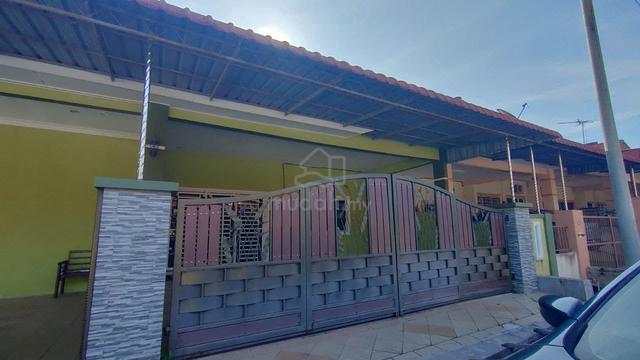 corner lot, rumah cantik untuk di sewakan 1