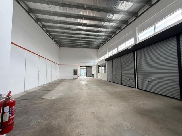 1.5 Storey Light Industrial Factory For Rent 1