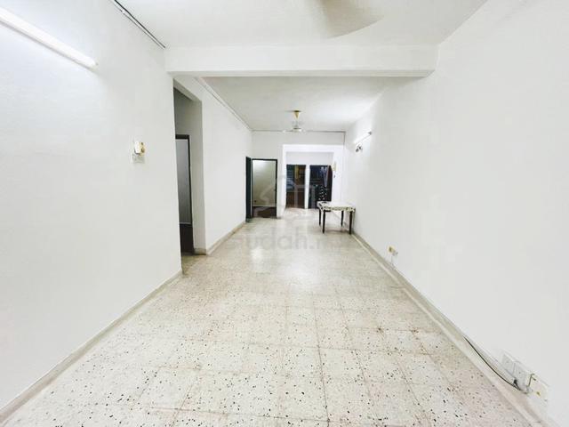 Putri Apartment 1