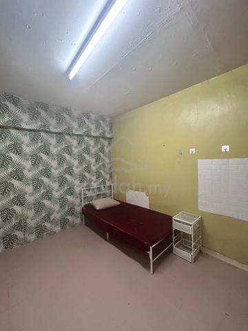 Master Bedroom - Apartment Pantai Indah 1