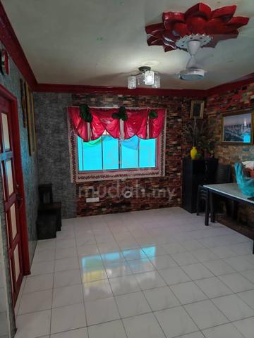 Sri Ivory (Sri Ivori) Apartment 1