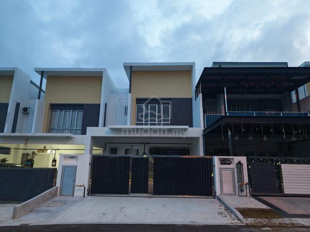 Rumah Teres 2 Tingkat Untuk Disewa Bandar Seri Impian Kluang 4 Bilik 1
