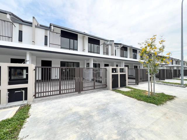 Brand New Double Storey Terrace, Adira @ Bandar Bukit Raja, Klang 1